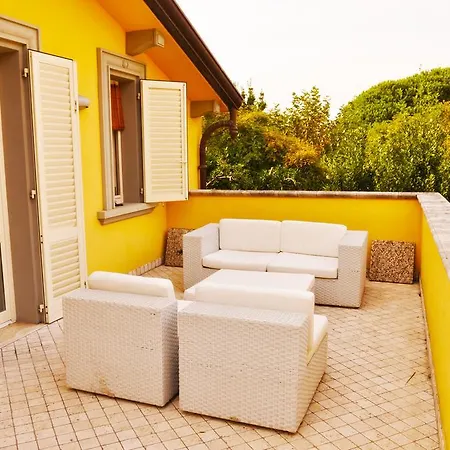 Fiumetto * مارينا دي بييتراسانْت