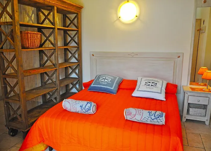 Fiumetto 마리아나디피에트라산타